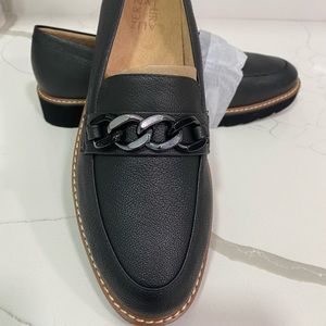 Naturalizer Black Chain-Trim Leather Loafers